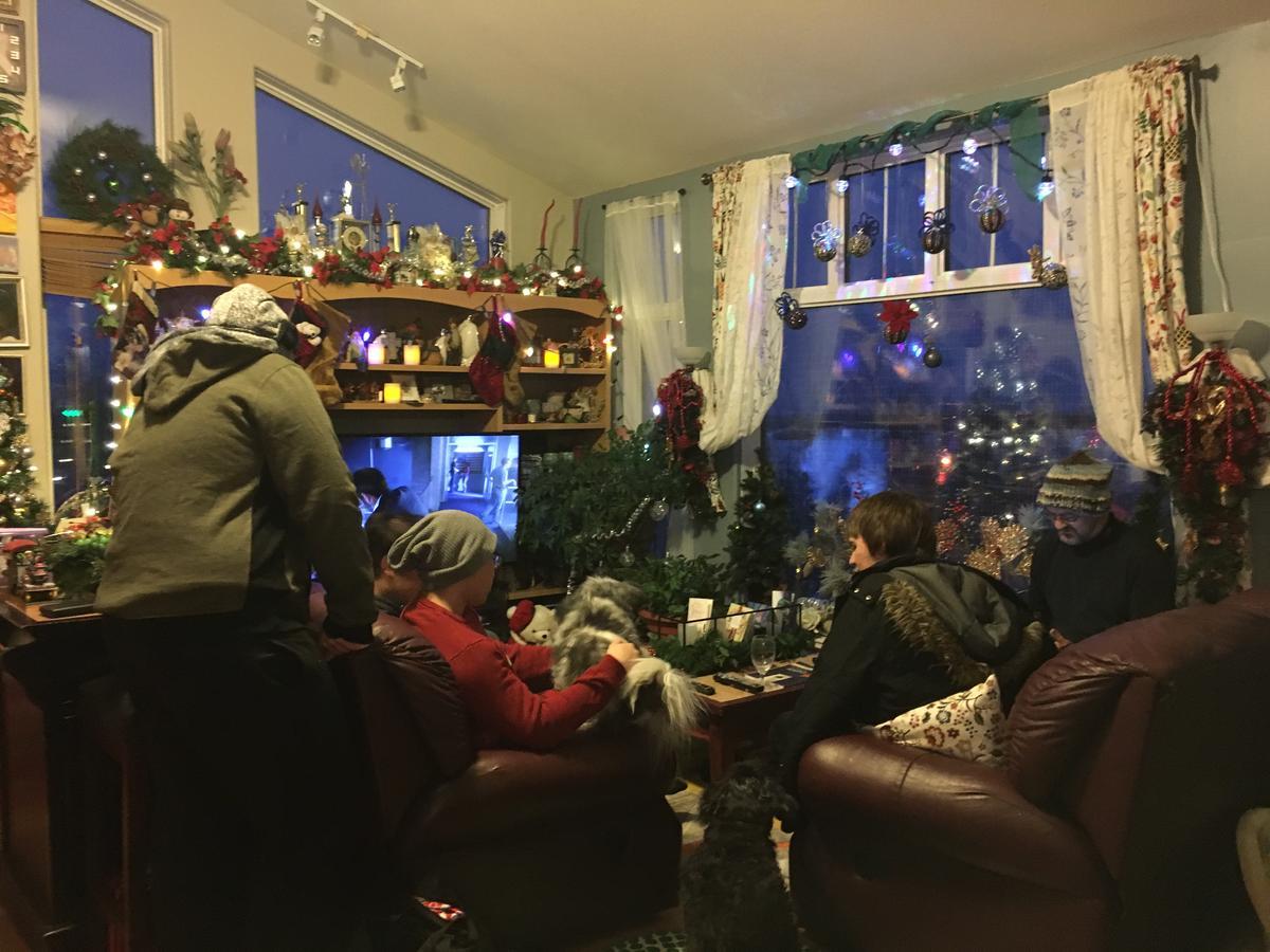 Mabuhay Lakeside Manor Bed & Breakfast Yellowknife Exterior foto