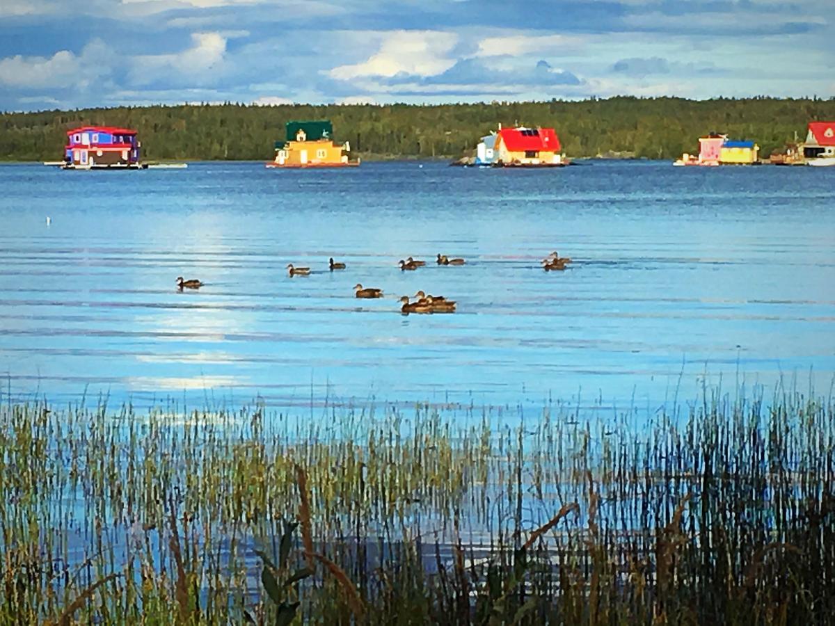 Mabuhay Lakeside Manor Bed & Breakfast Yellowknife Exterior foto