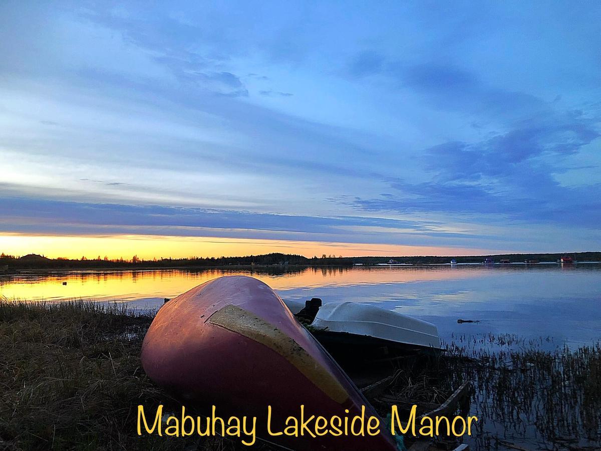 Mabuhay Lakeside Manor Bed & Breakfast Yellowknife Exterior foto