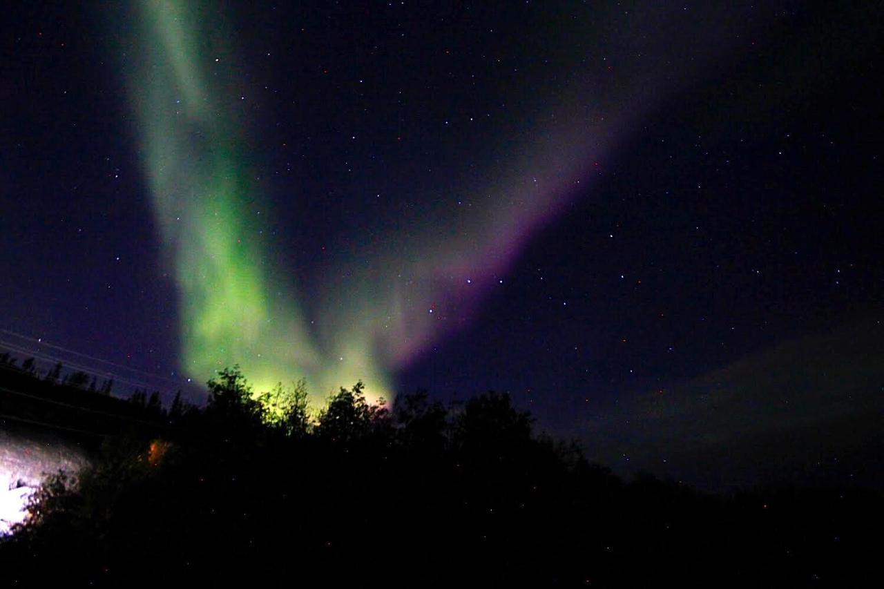 Mabuhay Lakeside Manor Bed & Breakfast Yellowknife Exterior foto