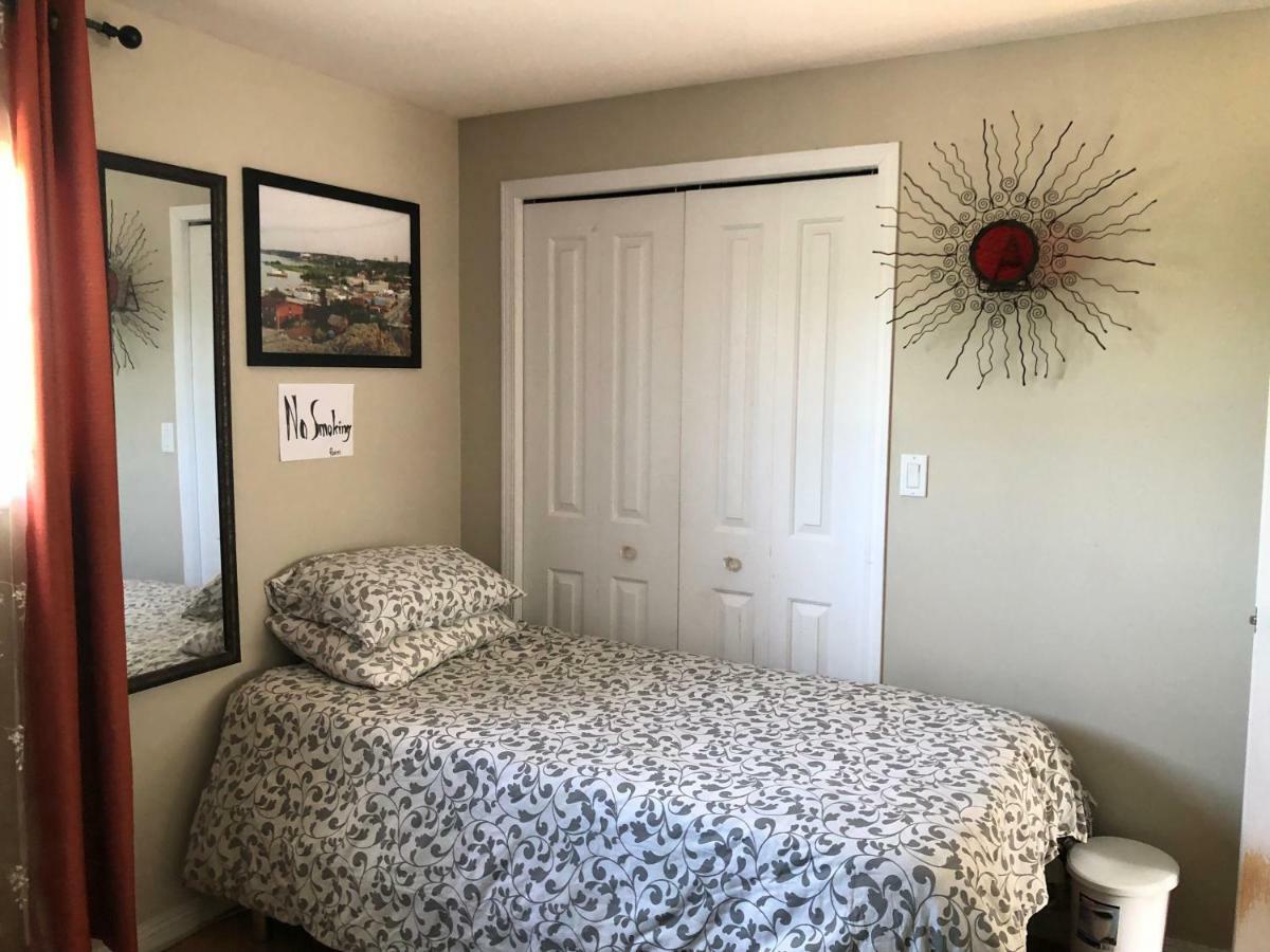 Mabuhay Lakeside Manor Bed & Breakfast Yellowknife Exterior foto